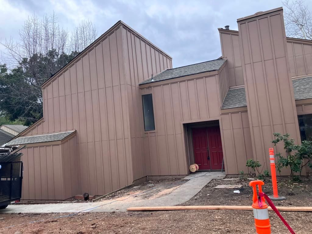 Project 32 — exterior of a home painted by Rafael's Painting Inc.