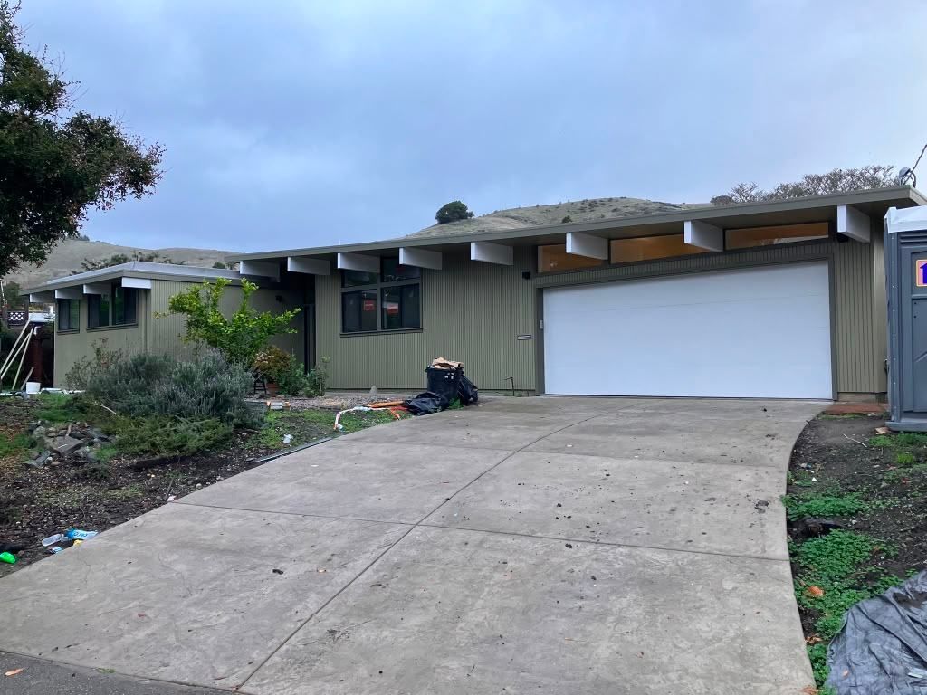 Project 10 — exterior of a home painted by Rafael's Painting Inc.