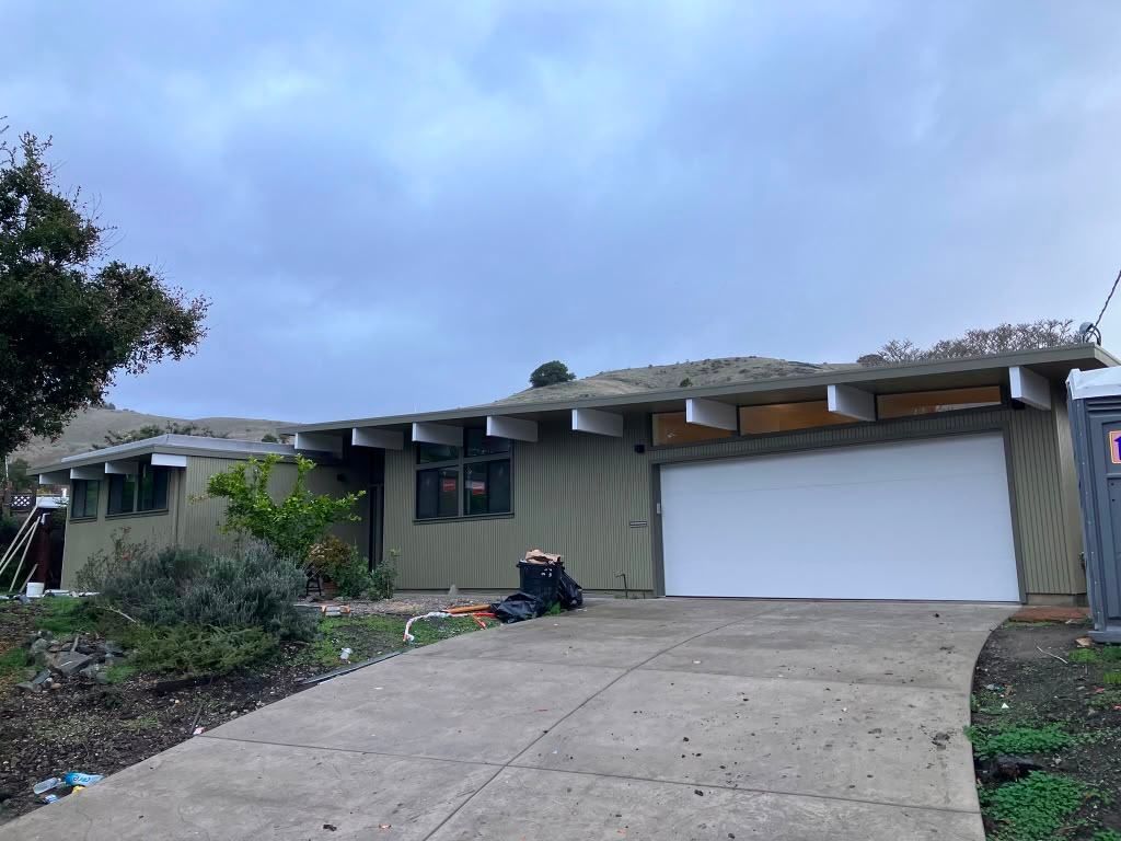 Project 11 — exterior of a home painted by Rafael's Painting Inc.