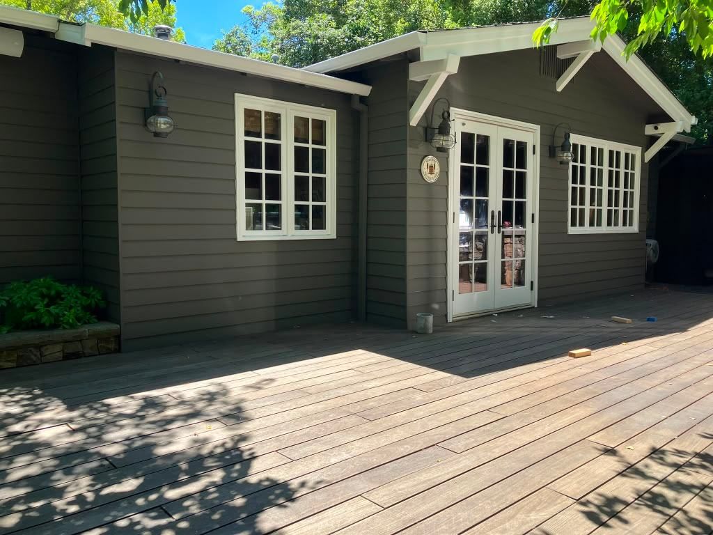 Project 26 — exterior of a home painted by Rafael's Painting Inc.