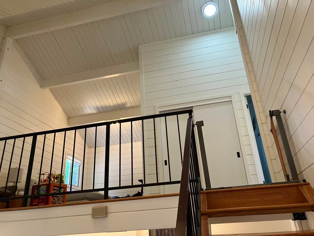 Project 22 — interior room painted by Rafael's Painting Inc.