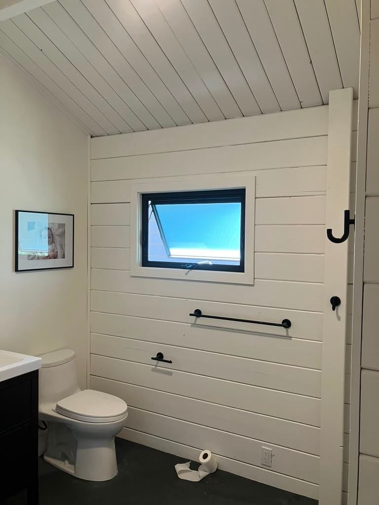 Project 19 — interior room painted by Rafael's Painting Inc.
